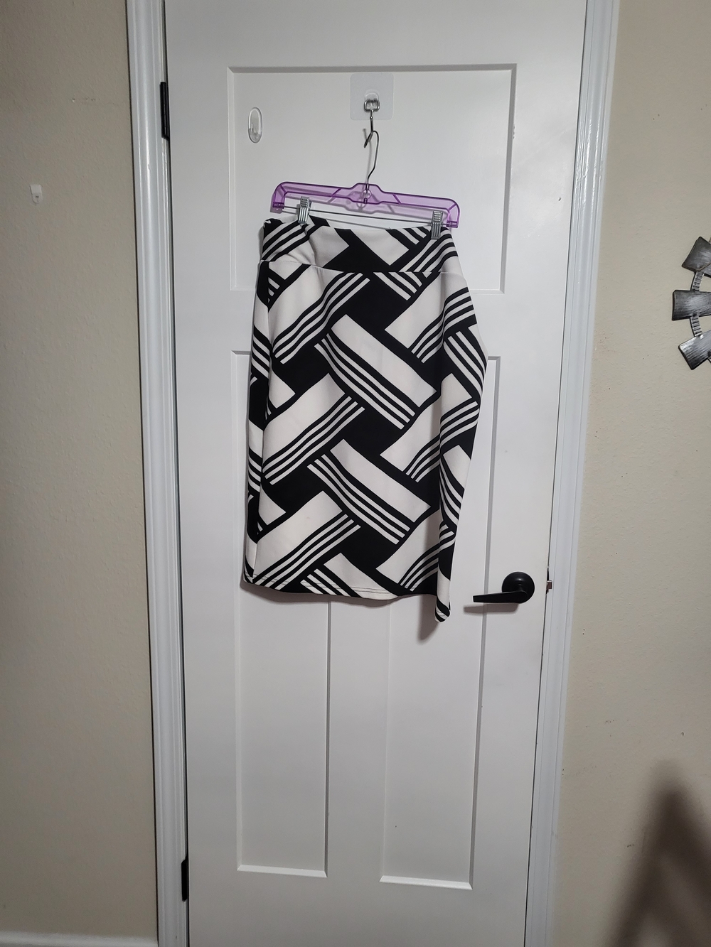 Black & White Geometric Pencil Skirt